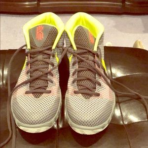 Nike basketball shoe